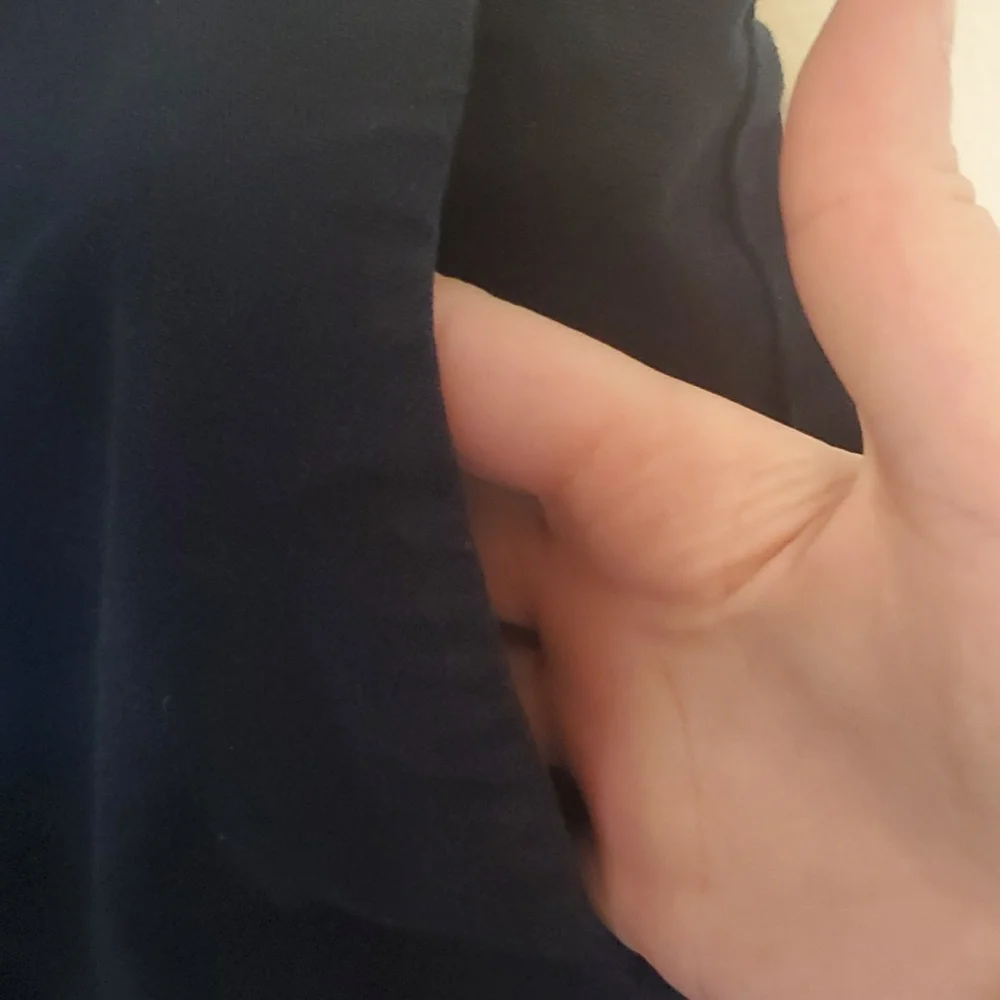 Banana Republic Navy Blue scalloped bottom shorts. - Picture 4 of 6